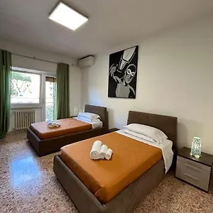 Prella House 50 Mt Da Metro B Jonio Appartamento Roma